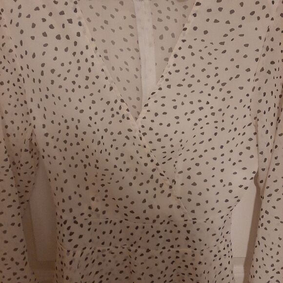 NWOT Ladies Size Small Beautiful Blouse 👚 - Picture 2 of 8